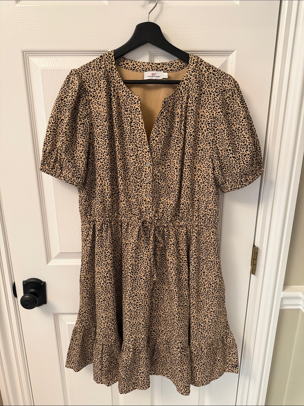 Vineyard Vines Beige and Black Leopard Print Short Sleeve Tiered Dress